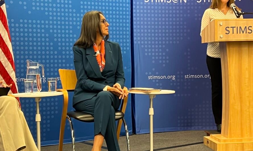 وزيرة الاقتصاد و المالية بمركز ستمسون .